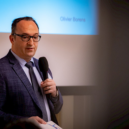 Prof. Victor Valderrabano, Schmerzklinik Basel, Basel and Privatklinik Obach, Solothurn