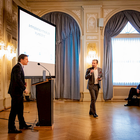 PD Dr. med. Thomas Giesen, Centre manoegomito c/o Clinica Ars Medica, Gravesano, Dr. med. Ivan Tami, Clinica Ars Medica, Gravesano