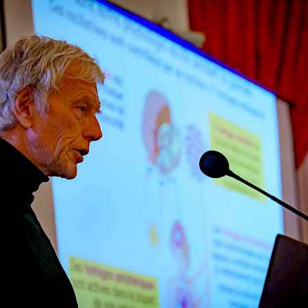 Prof Dr méd. Ueli Schiebler, International Member of the National Academy of Sciences, USA Département de biologie moléculaire et cellulaire, Faculté des sciences, Université de Genève
