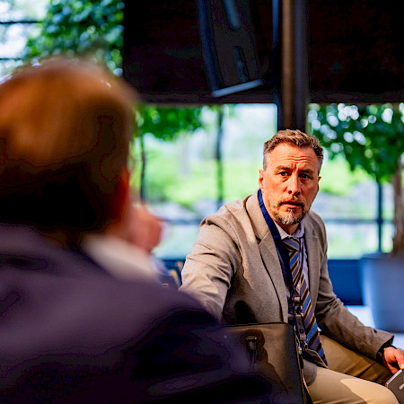 Dr. Alec Cikes, FMH Specialist in Orthopaedic Surgery and Traumatology, Clinique de Genolier