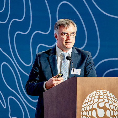 Dr Wolfram Karenovics, Thoracic Surgeon, HUG