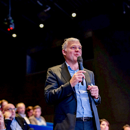 Prof Dr Loïc Lang-Lazdunski, Thoracic Surgeon, Clinique de Genolier