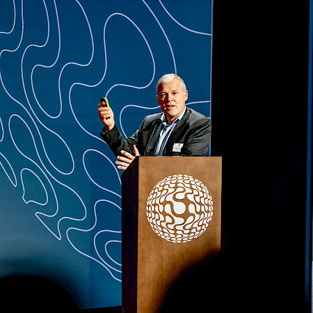 Prof Dr Loïc Lang-Lazdunski, Thoracic Surgeon, Clinique de Genolier