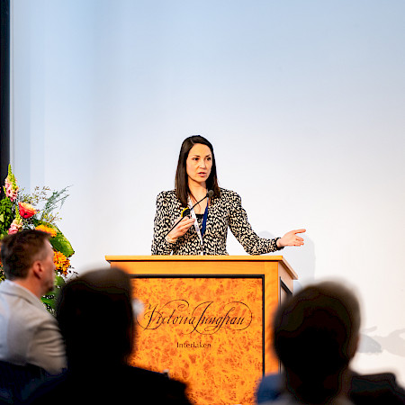 Dre Elisabeth Stamm, Specialist in General Internal Medicine, Clinique Bois-Cerf