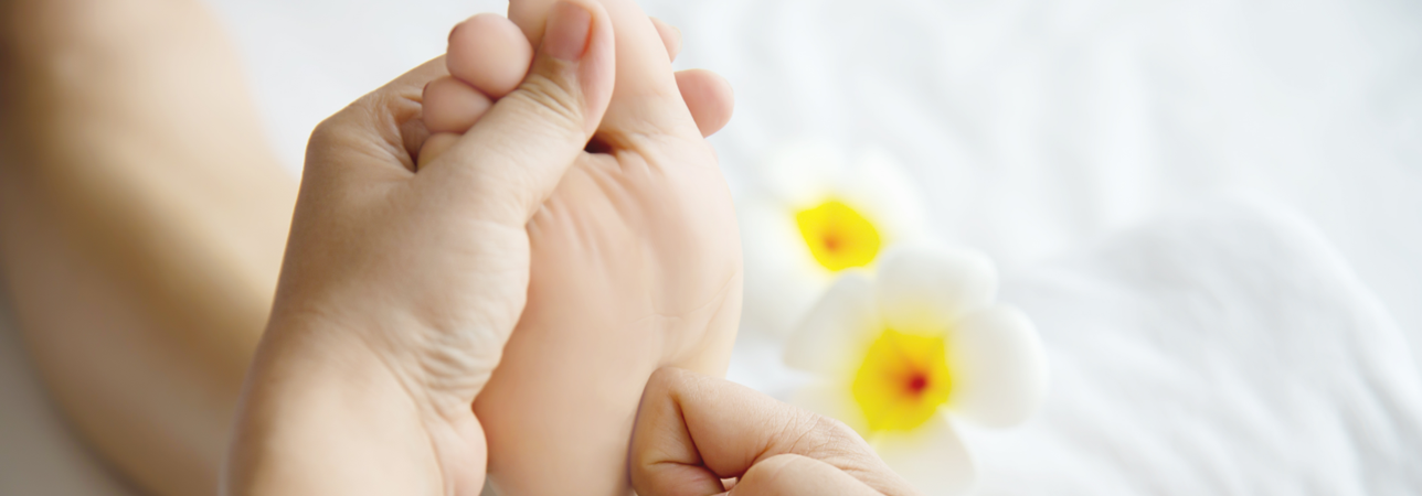 Reflexology | Swiss Medical Network